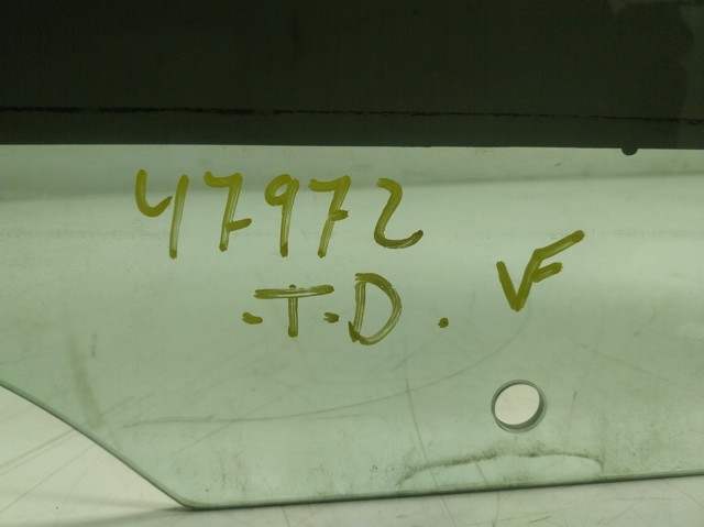 Скло задньої двері правої GS7446D304 XYG