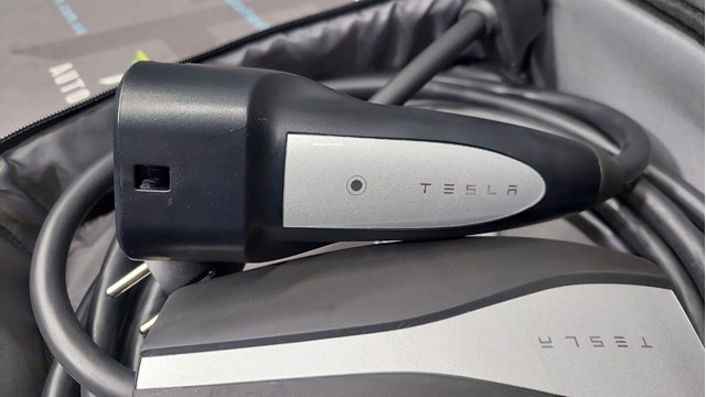 147906800C Tesla Кабель для заряджання електромобіля