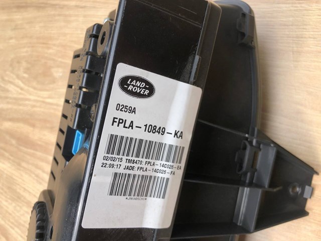 Приладова дошка-щиток приладів LR069051 Land Rover