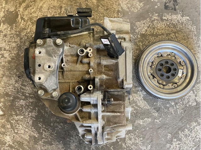 02E301103L VAG Корпус КПП