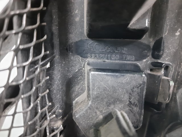 Решітка радіатора 62310HV2 Nissan/Infiniti