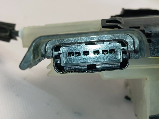 Купити 9813154580 Peugeot/Citroen Замок передньої лівої двері