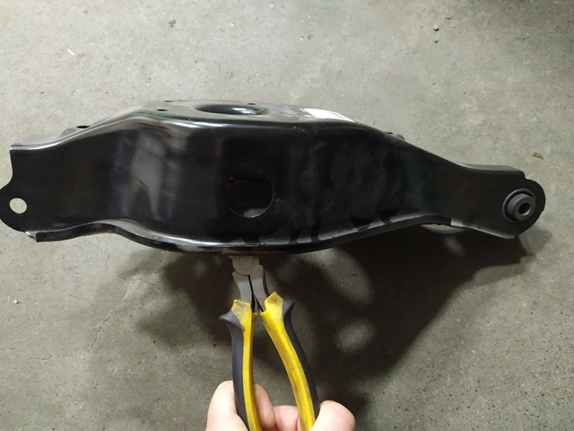 Купити 551106RR0B Nissan/Infiniti Тяга поздовжня задньої підвіски