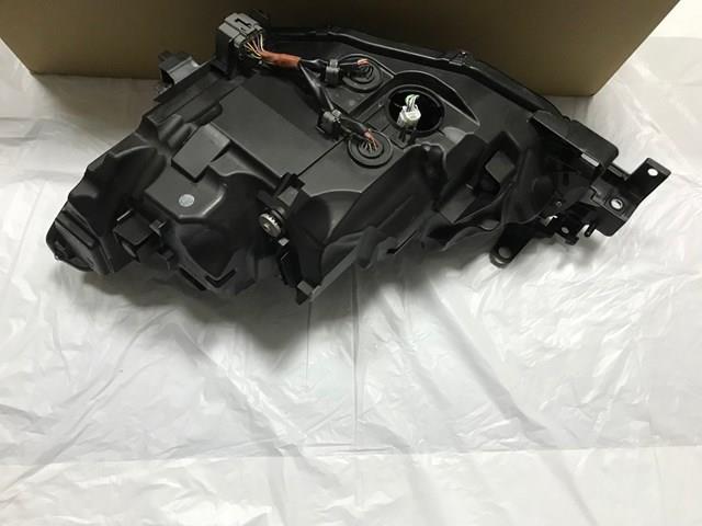 Фара права GSJ551031A Mazda