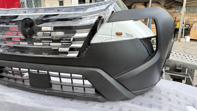 Купити 620226RC0H Nissan/Infiniti Буфер (бампер) передній