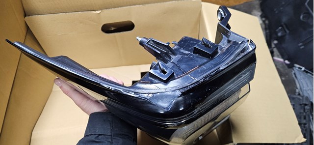 Купити 81551WQ010 Toyota Задня права фара