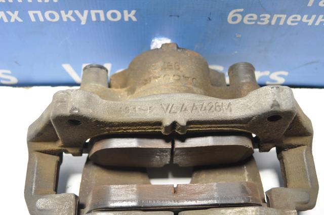 Супорт гальмівний передній лівий LR061370 Land Rover