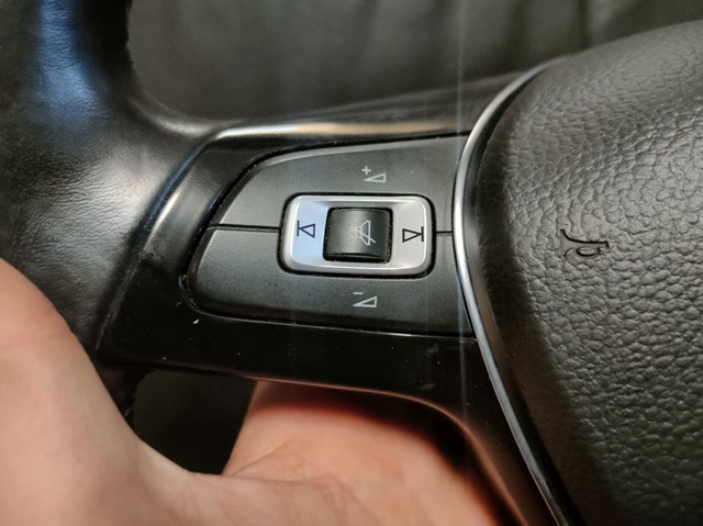 Подушка Айрбег водія VAG 2H0880201L ціна, від 101.35 USD