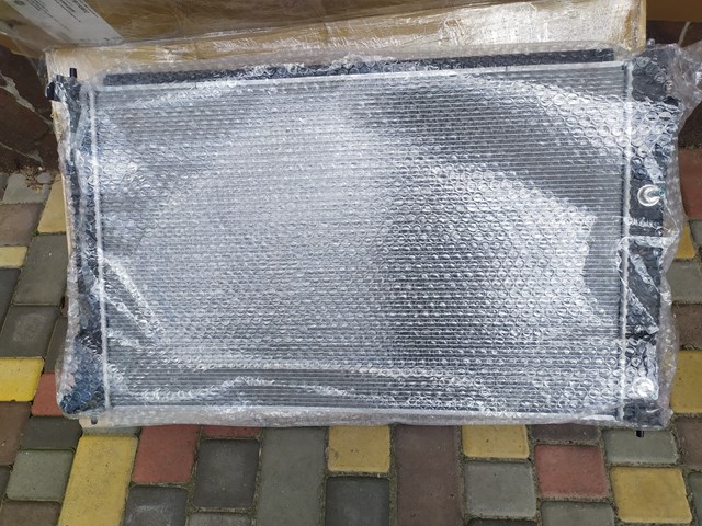 1350B182 Mitsubishi Радіатор охолодження двигуна