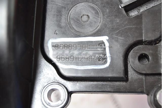 Кришка клапанів Peugeot/Citroen 9688939180