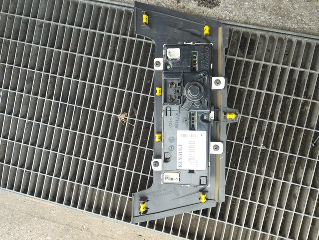 Блок управління кондиціонером 275106521R Renault (RVI)