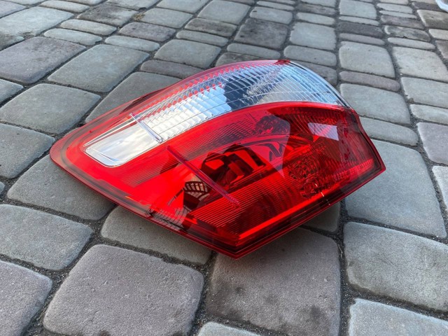 Задня ліва зовнішня фара Polcar 2714870E ціна, від 83.90 USD