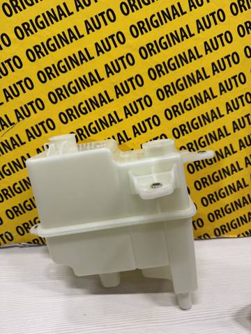 Бачок системи охолодження PX2815351A Mazda