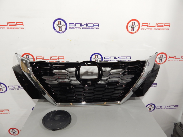 Облицювання радіатора Nissan/Infiniti 623106LB0A ціна, від 102.99 USD