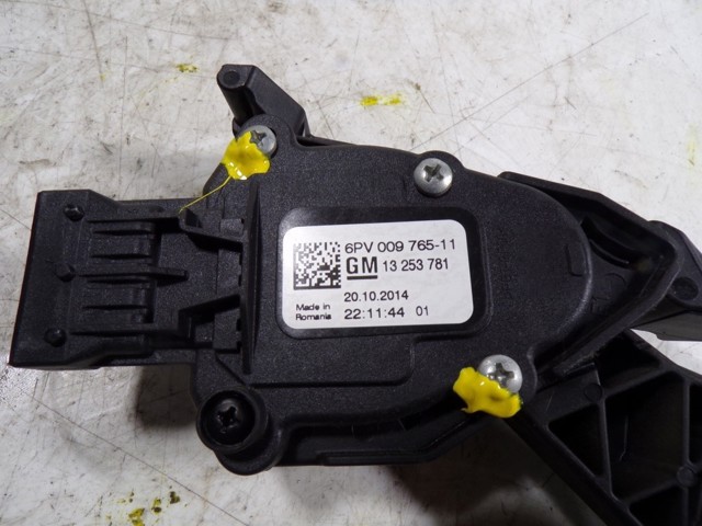 Педаль газу 13253781 Opel