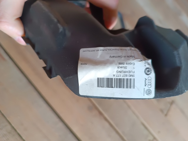Направляюча переднього бампера, ліва VAG 5M0807177A ціна, від 42.34 USD