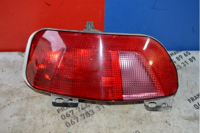 Ліхтар заднього бампера, правий 9676122880 Peugeot/Citroen