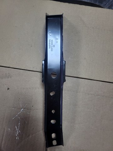 622145NA0A Nissan/Infiniti Супорт радіатора правий/монтажна панель кріплення фар