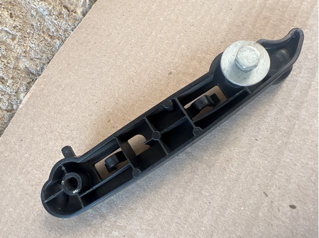 LR034222 Land Rover Лівий кронштейн переднього бампера