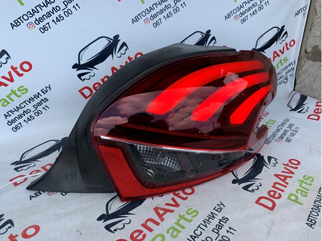 Задня права фара 9810430580 Peugeot/Citroen