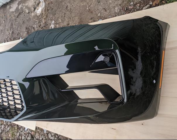 Передній бампер 51118081776 BMW