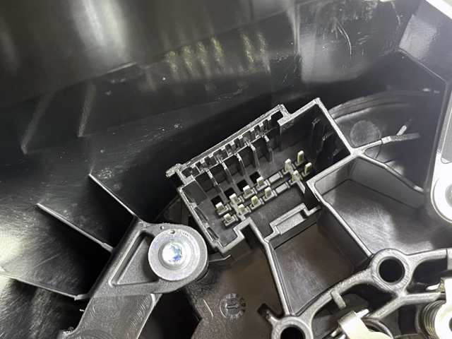 Перемикачі Mercedes A2469001920 ціна, від 577.11 USD