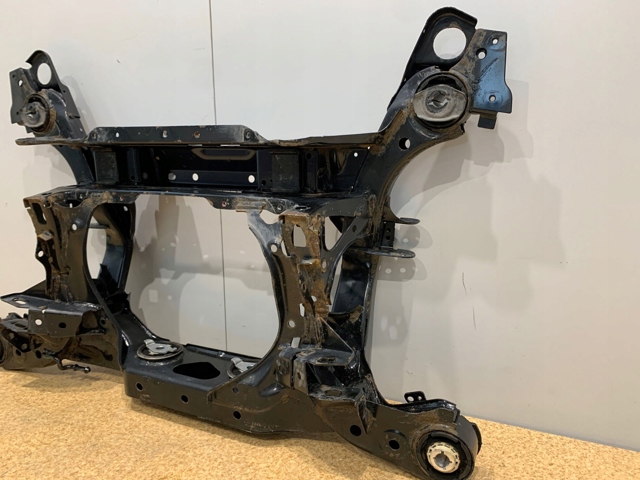 Купити 32292929 Volvo Балка задньої підвіски, підрамник
