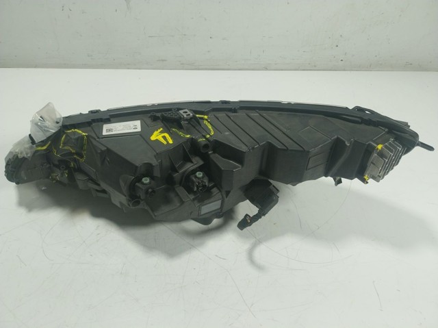 LR175656 Land Rover Фара правая