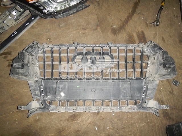 Решітка радіатора 8U0853653H VAG
