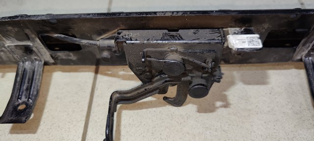 Рамка радіатора 64101J5000 Hyundai/Kia
