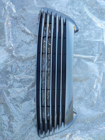 Решітка переднього бампера, центральна Toyota 5311206260 ціна, від 39.97 USD