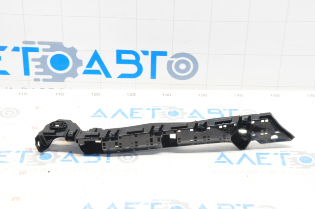 Напрямна переднього бампера, права Subaru 57707AN04A