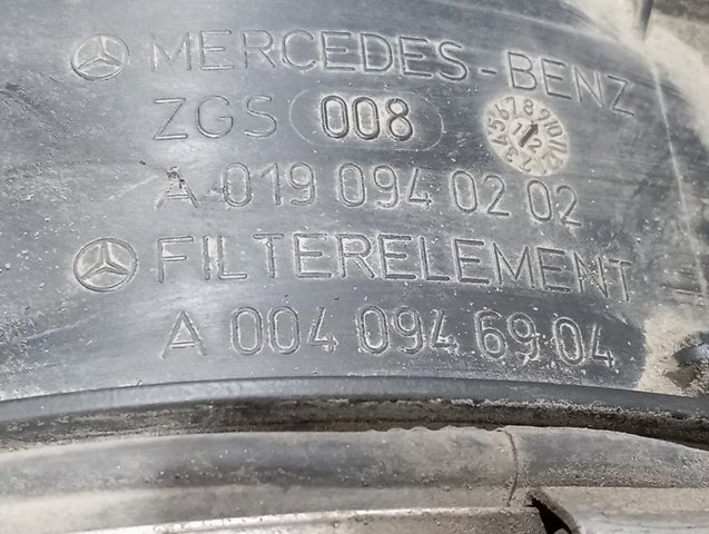 Повітряний фільтр A0040946904 Mercedes