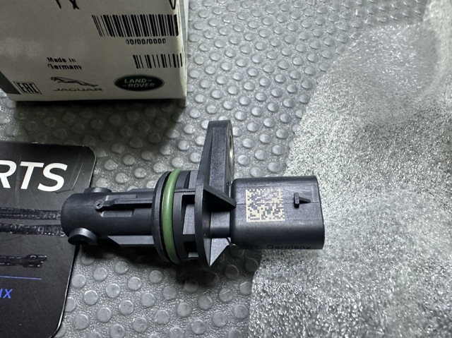 Купити LR074068 Land Rover 