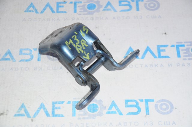 Петля задніх правих дверей Mazda KD5372240A