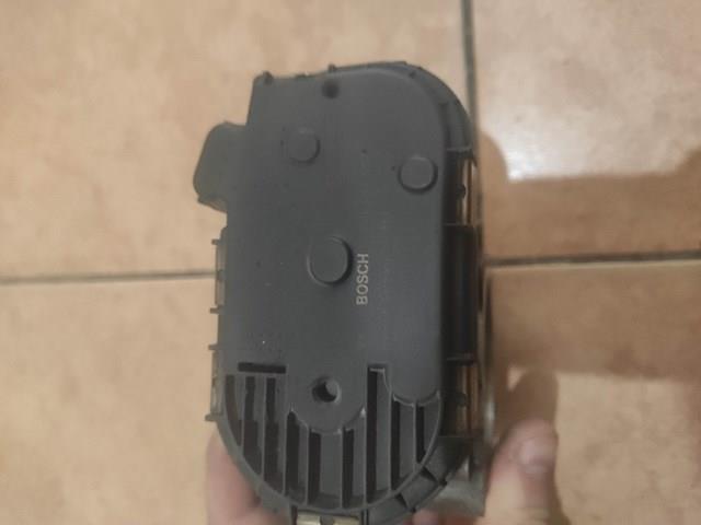 Дросільна заслінка в зборі на Lancia Kappa  838A