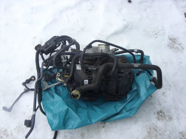 Впускний колектор 24420528 General Motors