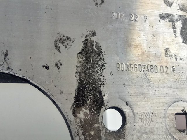 Підсилювач бампера переднього 9835607480 Opel
