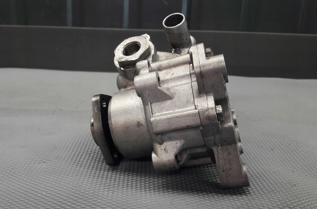 Насос гідропідсилювача керма Mercedes A0044661901