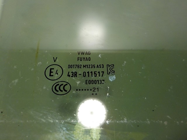 Скло заднє праве VAG 89A845026A ціна, від 101.33 USD