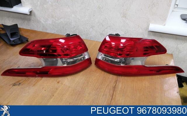 9678093880 Peugeot/Citroen Задній правий зовнішній ліхтар