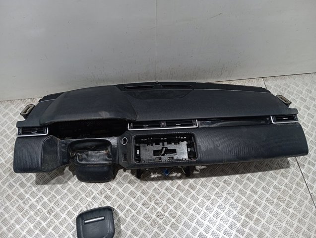 Панель приладів торпеди LR094692 Land Rover