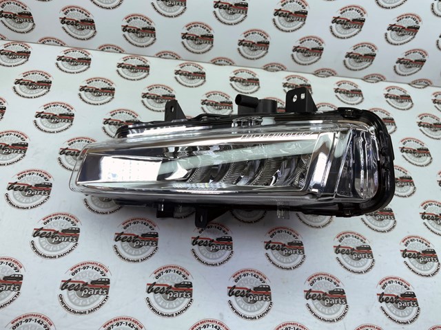 Протитуманка ліва Land Rover LR136869 ціна, від 190.68 USD