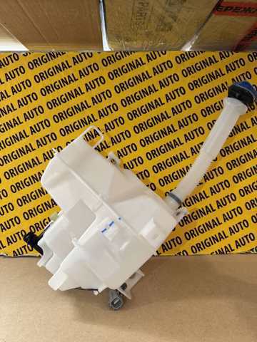 DGJ167480 Mazda Бачок склоомивача