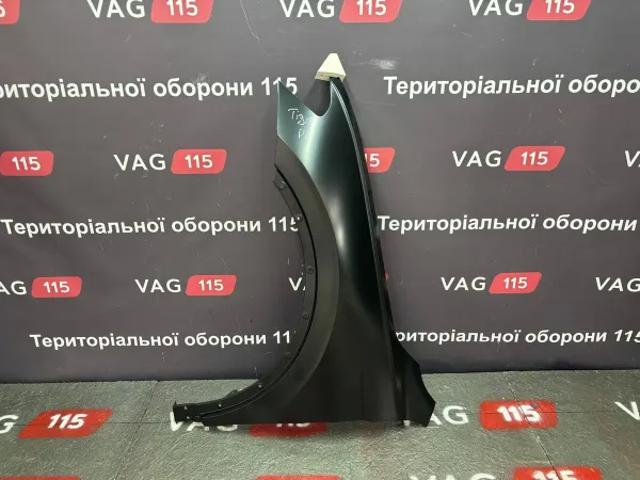 Крило переднє ліве 95X201 Polcar