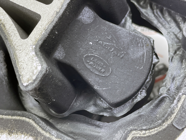 Подушка (опора) двигуна, права верхня LR114069 Land Rover