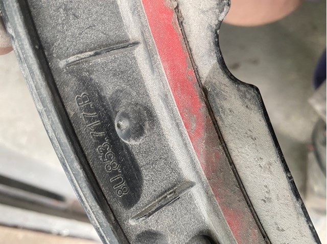 Купити 8U853717B VAG 