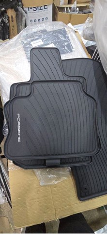 Комплект килимків Porsche 97004480008 ціна, від 76.27 USD