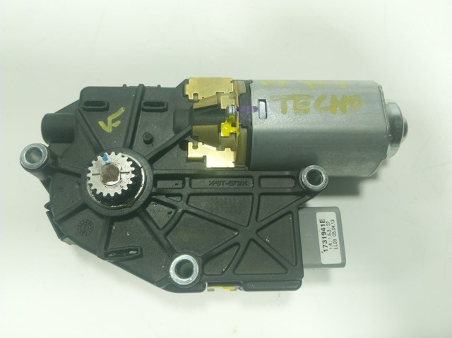 LR044742 Land Rover 