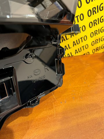 Фара правая Mazda VA4051030B ціна, від 282.17 USD